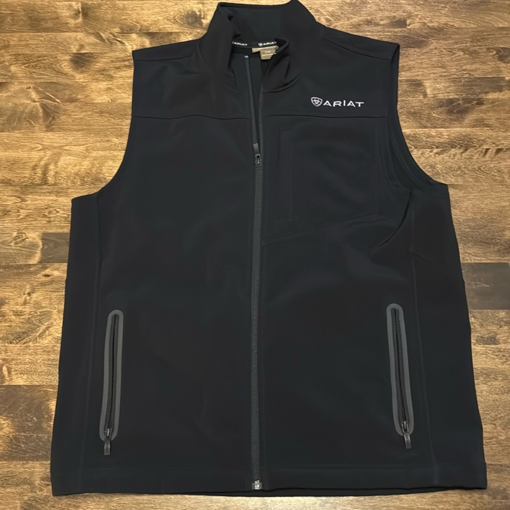 Men’s Ariat Vest